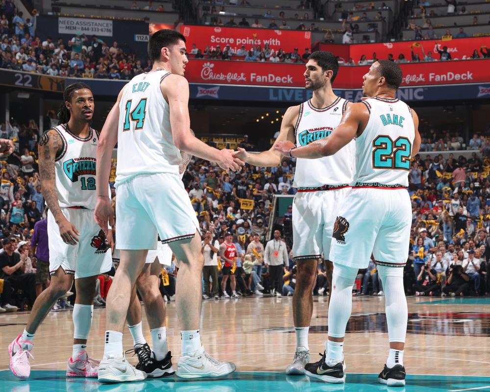 往往扮演着 往往扮演着